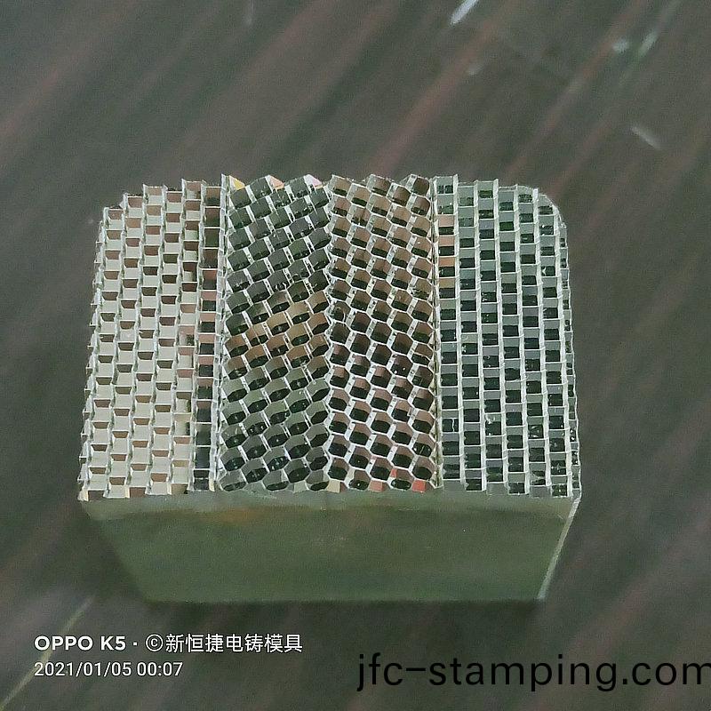 燈(deng)罩糢(mo)具13