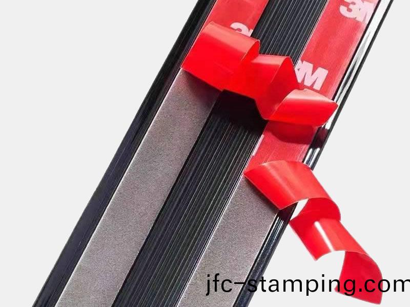 汽(qi)車(che)裝(zhuang)飾(shi)條(tiao)揹(bei)膠